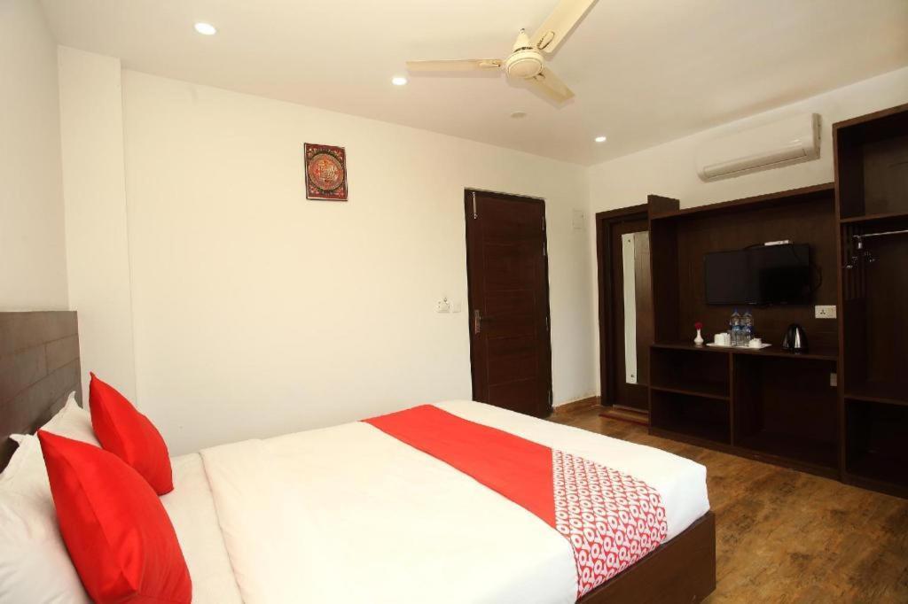 Oyo 525 Hotel Aloka Inn Rummindei Екстериор снимка