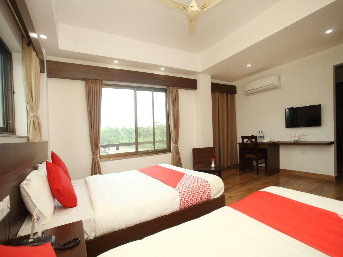 Oyo 525 Hotel Aloka Inn Rummindei Екстериор снимка